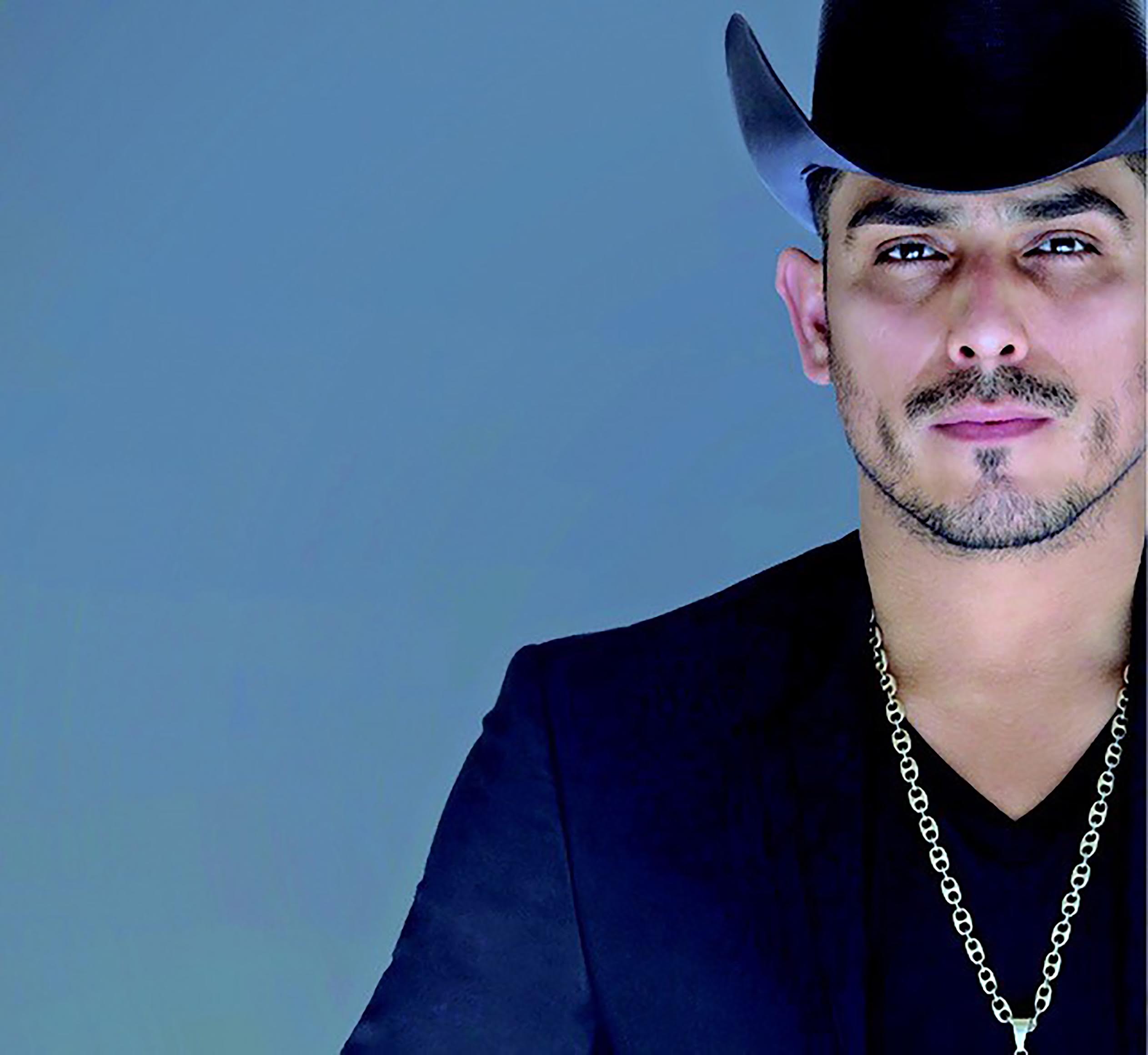 Latin music star Espinoza Paz to sing at casino