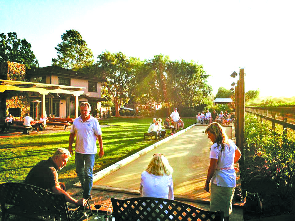 Bocce tournament draws 8 teams for fundraiser