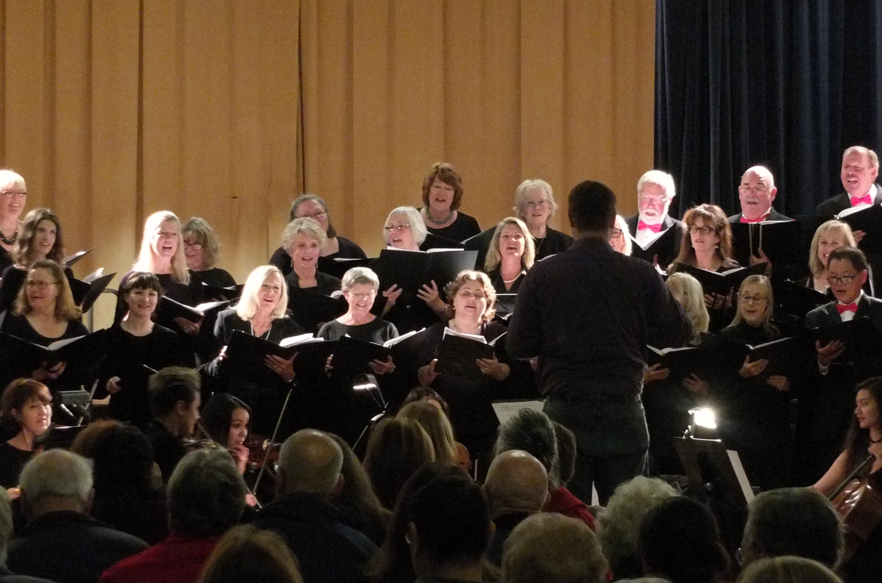 Valley chorale to present ‘Festival of Carols’ Dec. 16-17