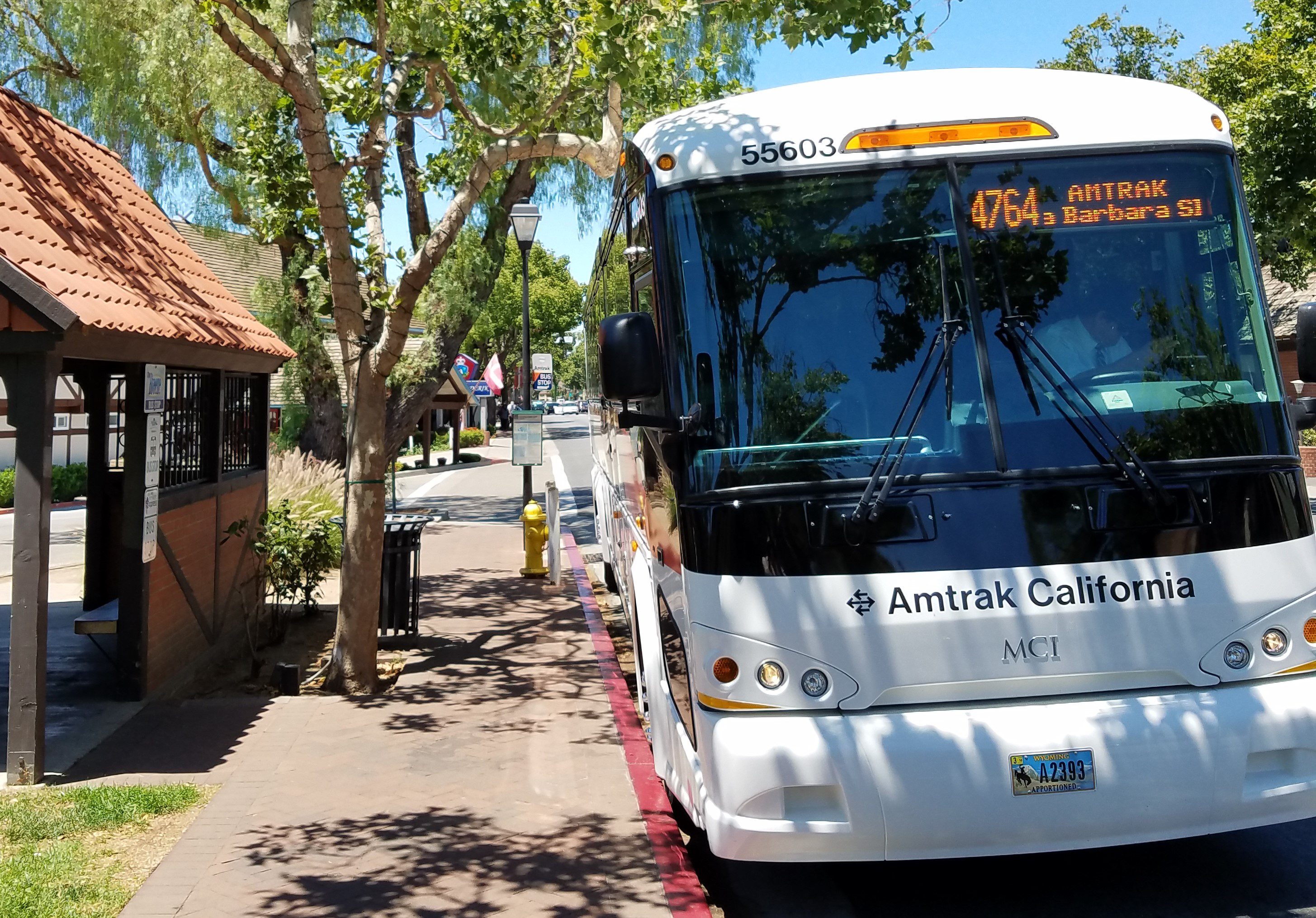 Train-riding tourists can get discounts in Solvang