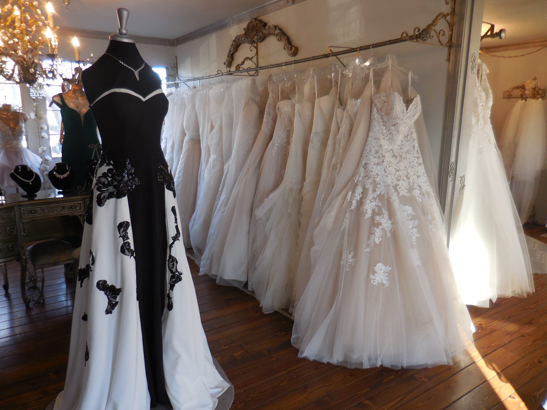 Bella Bridal provides ‘bella’ gowns for weddings, proms, parties