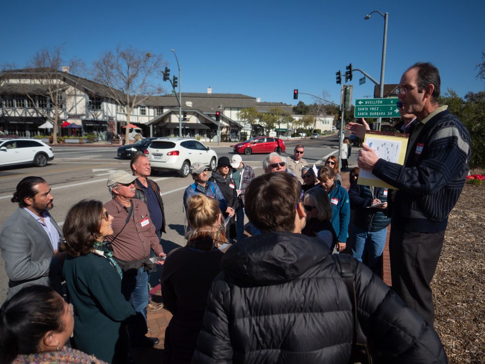 Valley traffic study begins with guided bus tour