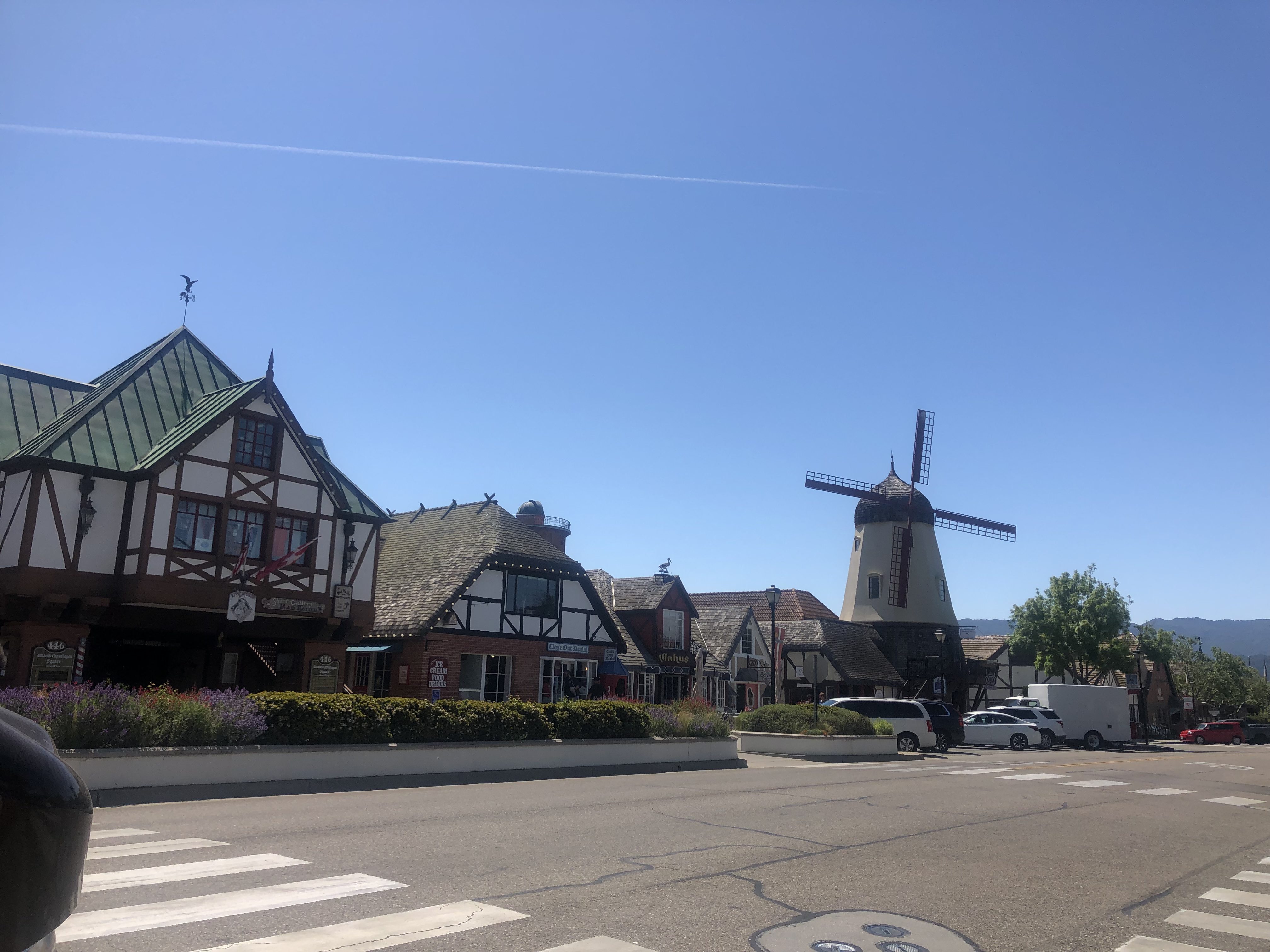 Solvang sets meeting on chamber, tourism contracts