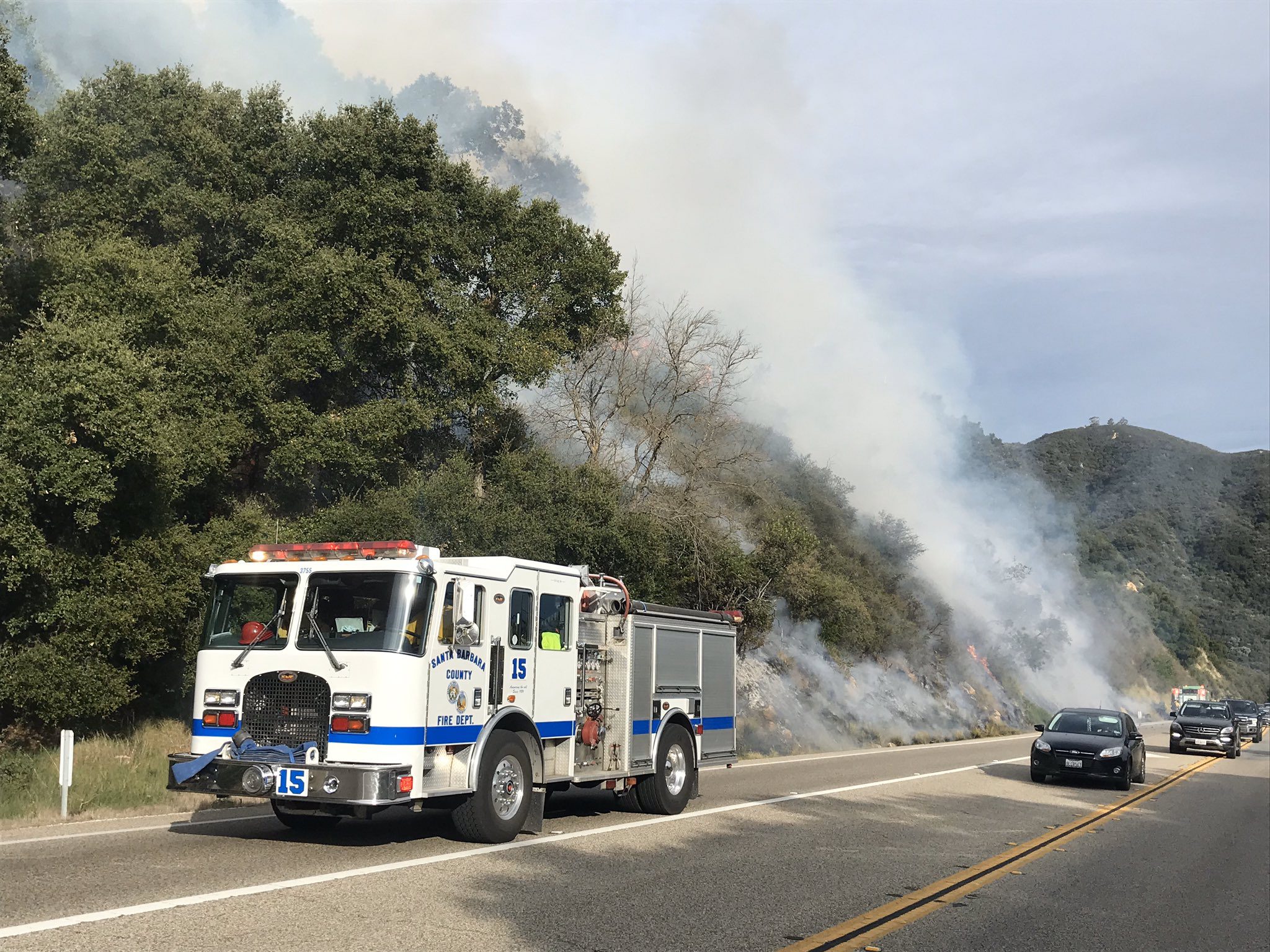 Highway 154 shut down for 15-acre vegetation fire near West Camino Cielo