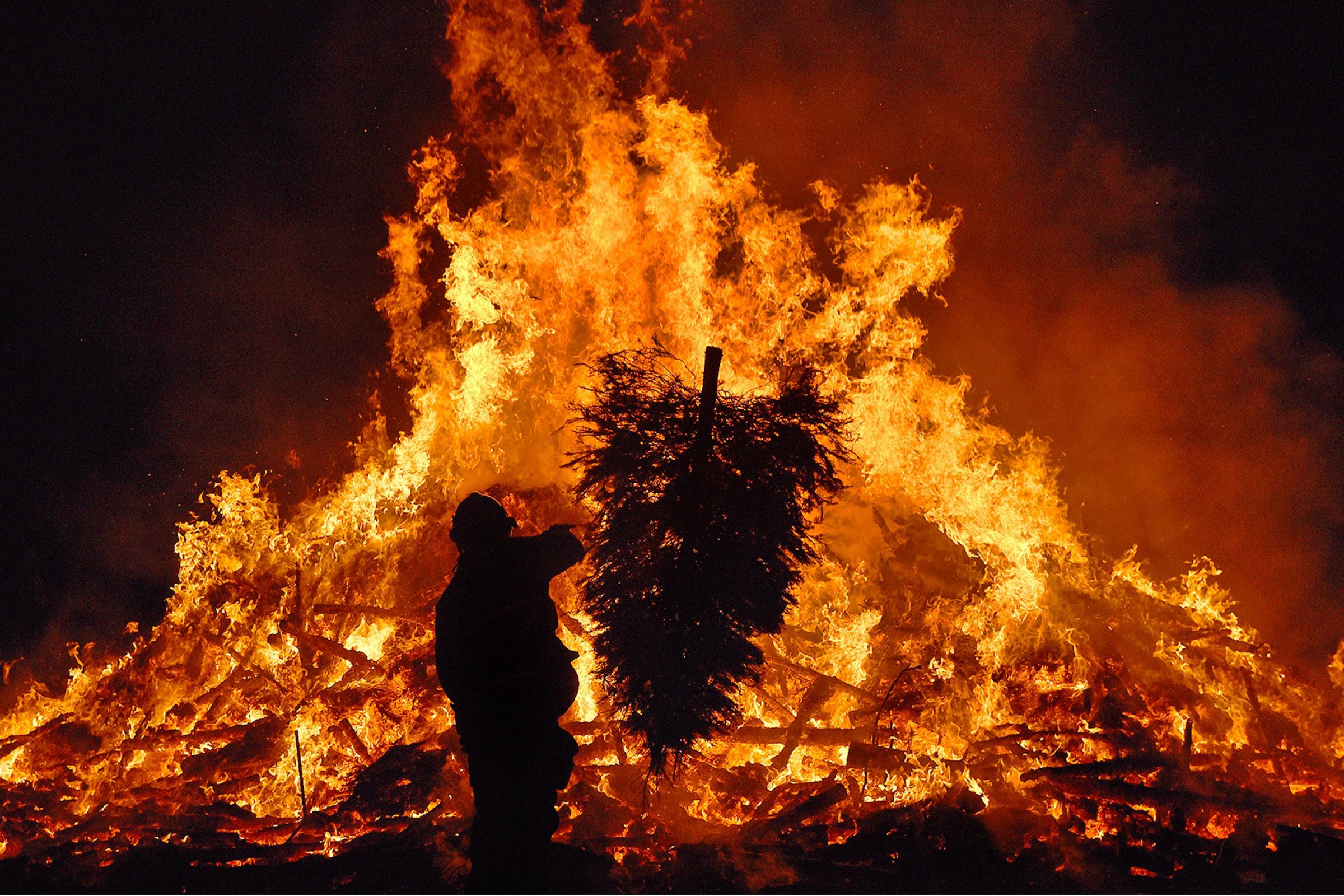Solvang’s Christmas Tree Burn Fires Up After Year Off