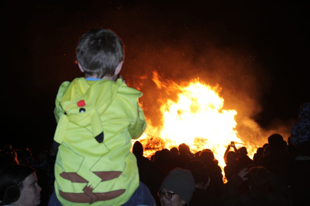 Solvang Christmas Tree Burn spells end to Julefest Santa Ynez Valley Star