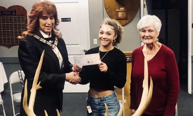 Santa Ynez Valley Elks Lodge honors Robinson, Glover as Students of the Month